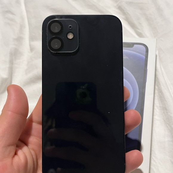 iPhone 12 new in box with usbc to iPhone charger - Picture 3 of 8